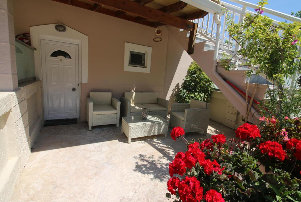 Santa Barbara Lakis Apartments Perivolion Exterior photo