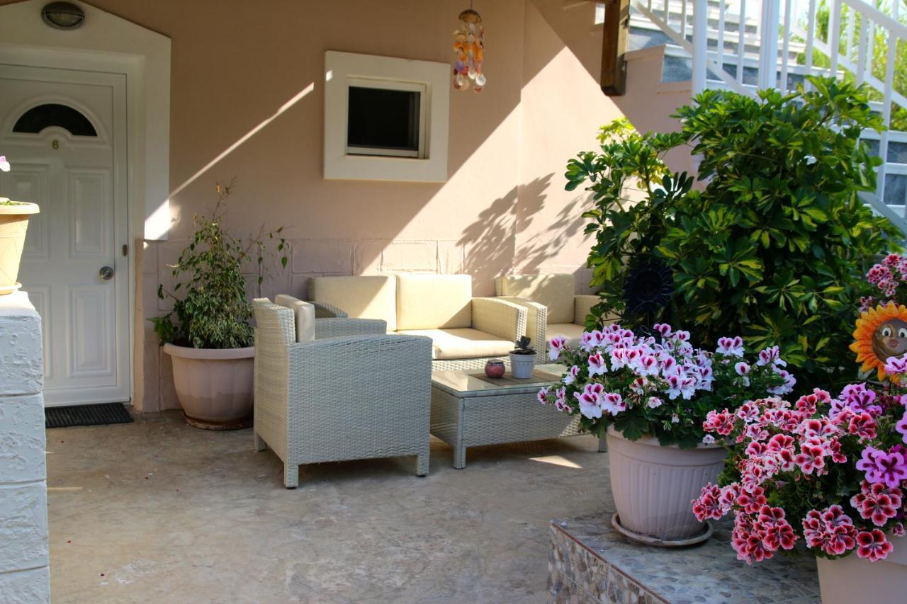 Santa Barbara Lakis Apartments Perivolion Exterior photo